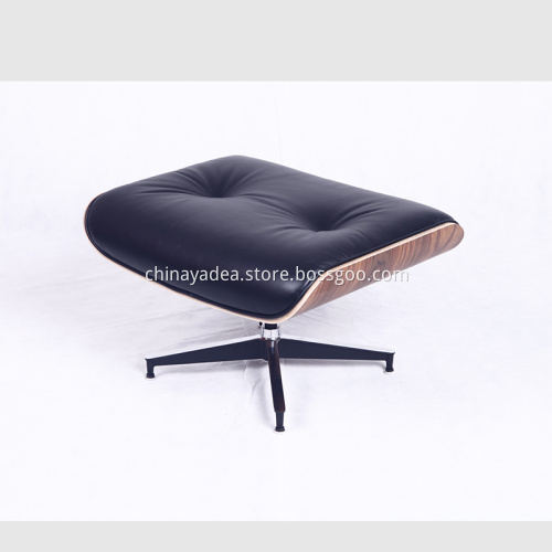 Cozy Eames Lounge Chair in Top Grain Leather